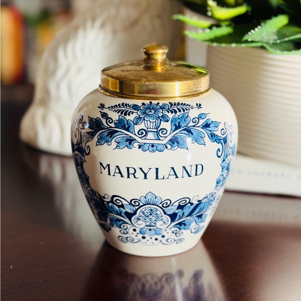 SOLD 
Royal Goedewaagen Vintage Blue Delft Tobacco Jar – MARYLAND